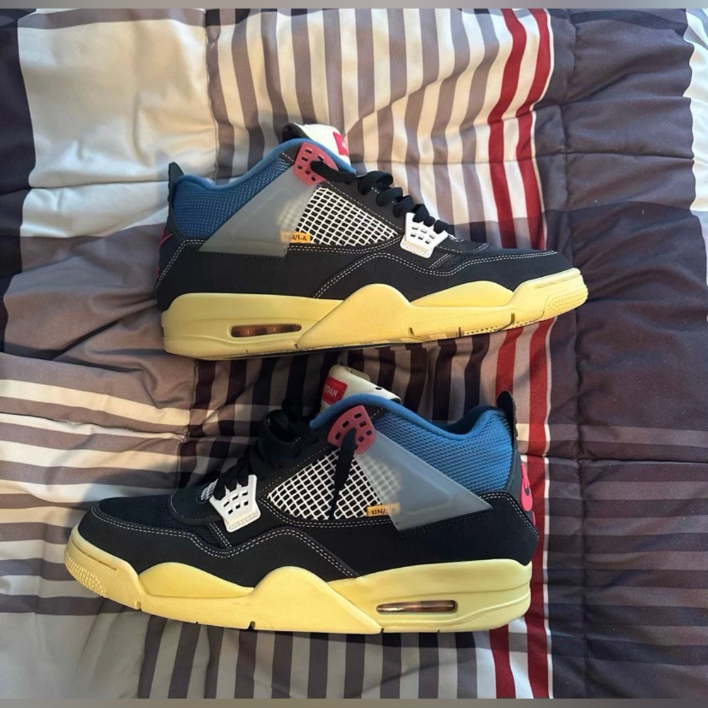 Jordan 4 Off Noir